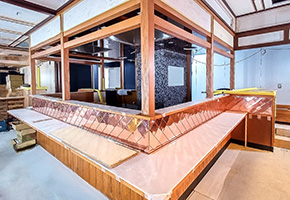 店舗カウンター銅板貼り